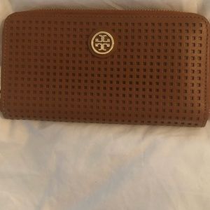Tory Burch Zipper Wallet